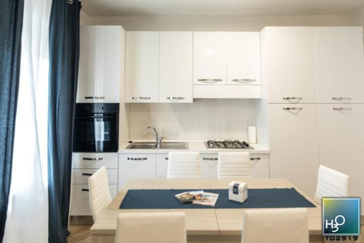 H3O Lago Di Garda Desenzano del Garda Habitación foto