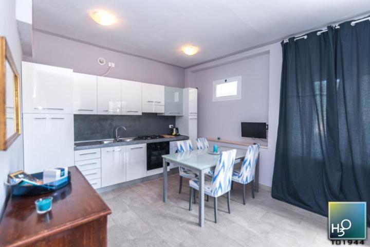 H3O Lago Di Garda Desenzano del Garda Habitación foto